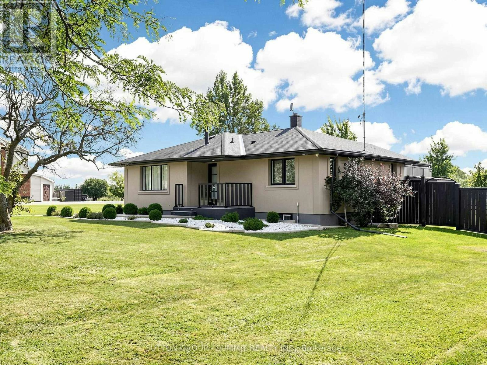 252 Mud Street E, Hamilton, ON, L8J 3C5