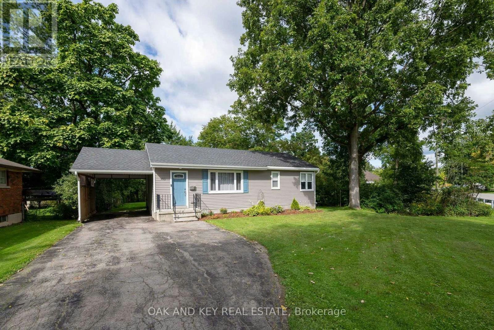 102 Crescent Avenue, Port Stanley, ON, N5R 0L4