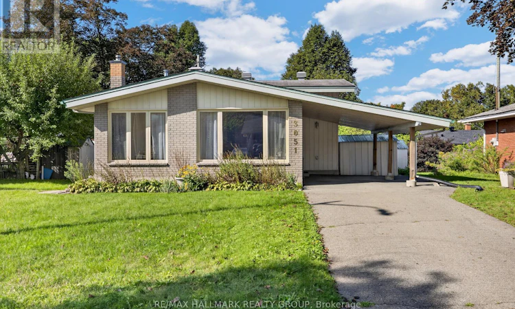 3051 Cowan Crescent