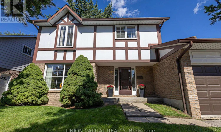 223 Centre Street W