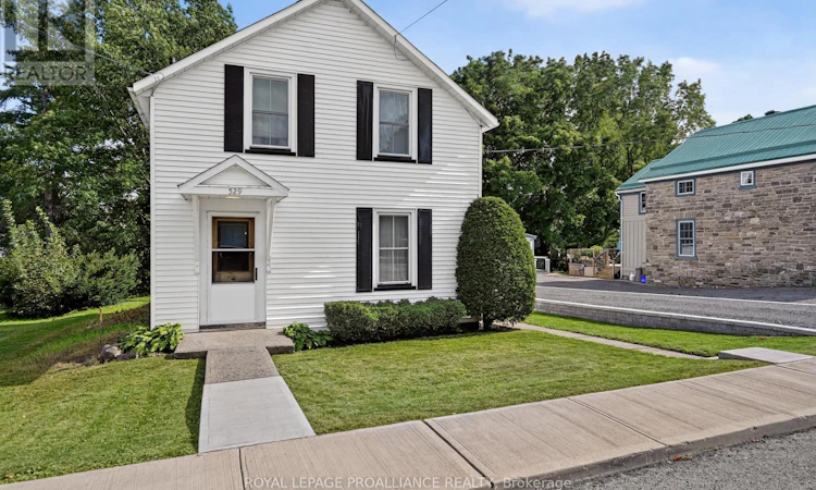 529 Dibble Street W