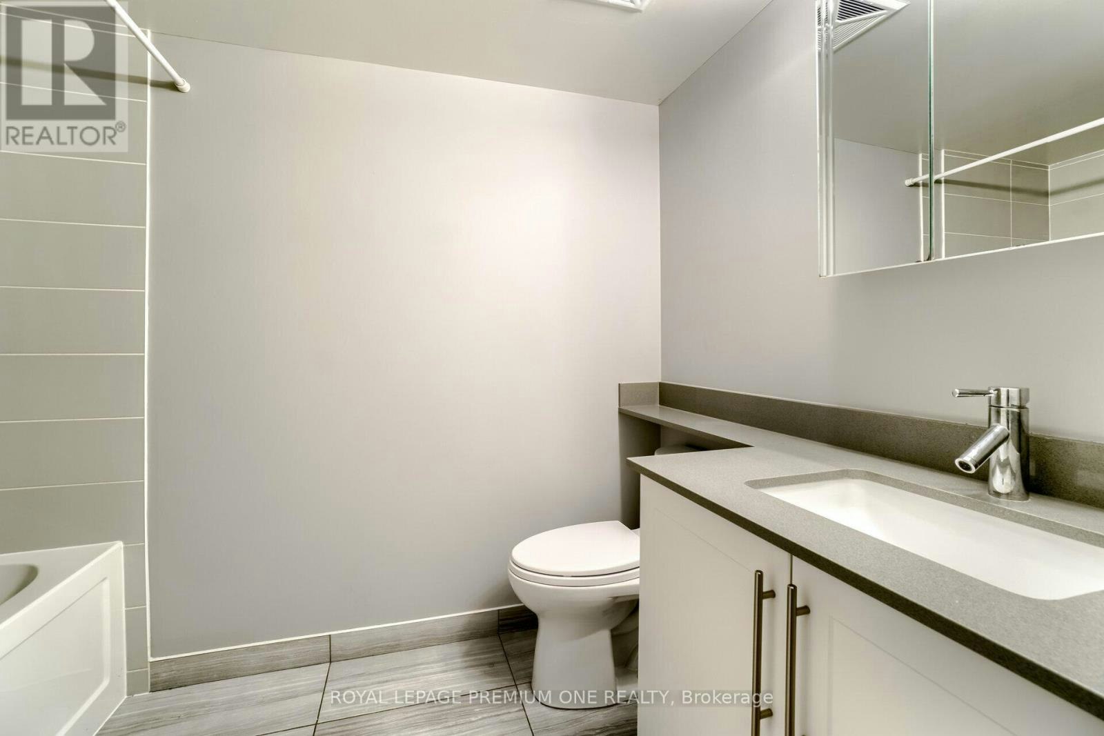 911-1 Michael Power Place, Toronto, ON, M9A 0A1 - 16
