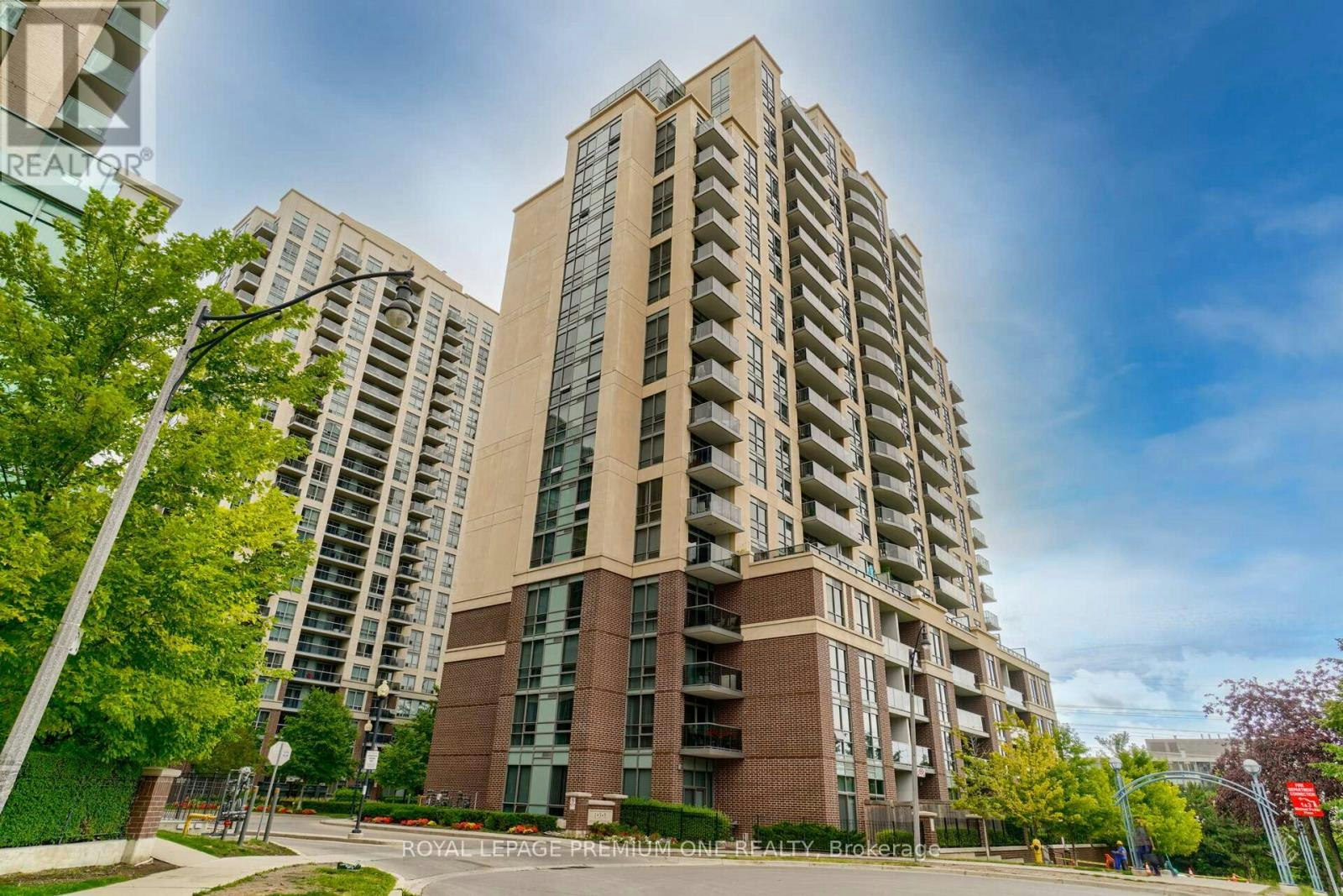 911-1 Michael Power Place, Toronto, ON, M9A 0A1 - 35
