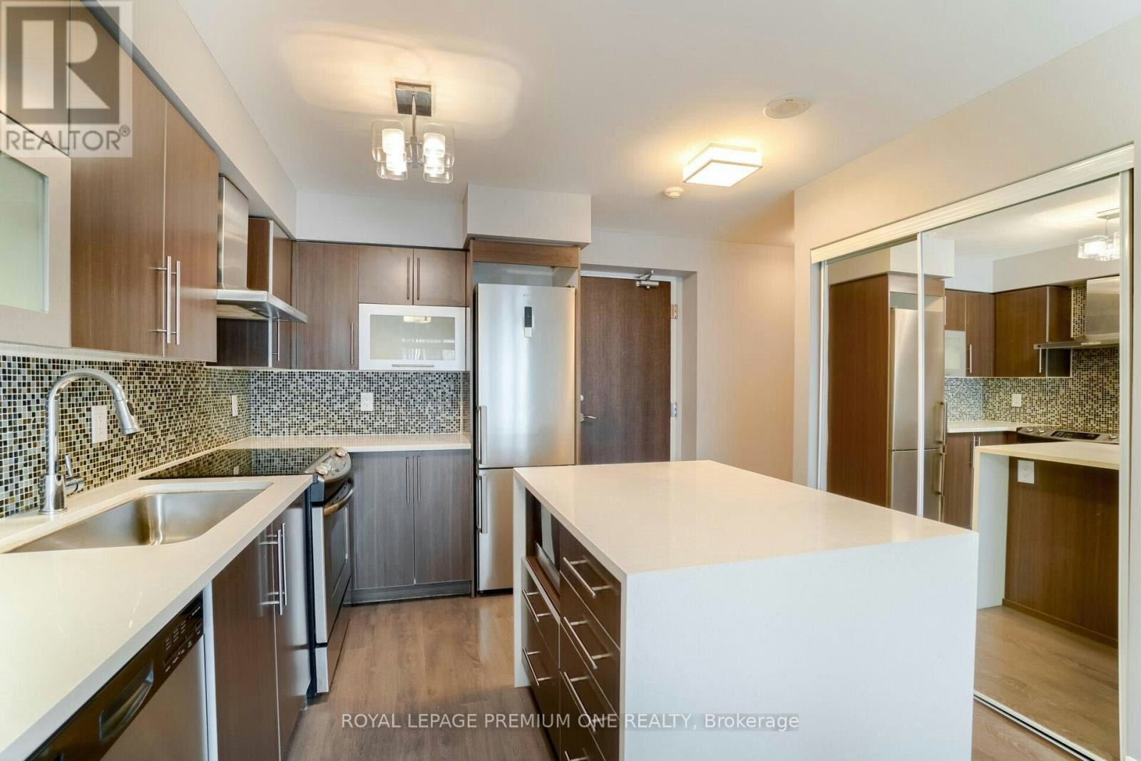 911-1 Michael Power Place, Toronto, ON, M9A 0A1 - 5