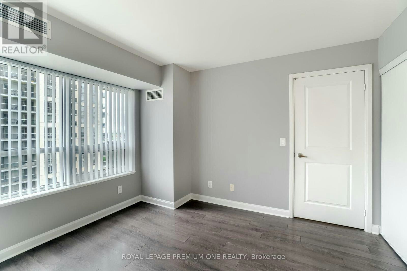 911-1 Michael Power Place, Toronto, ON, M9A 0A1 - 11