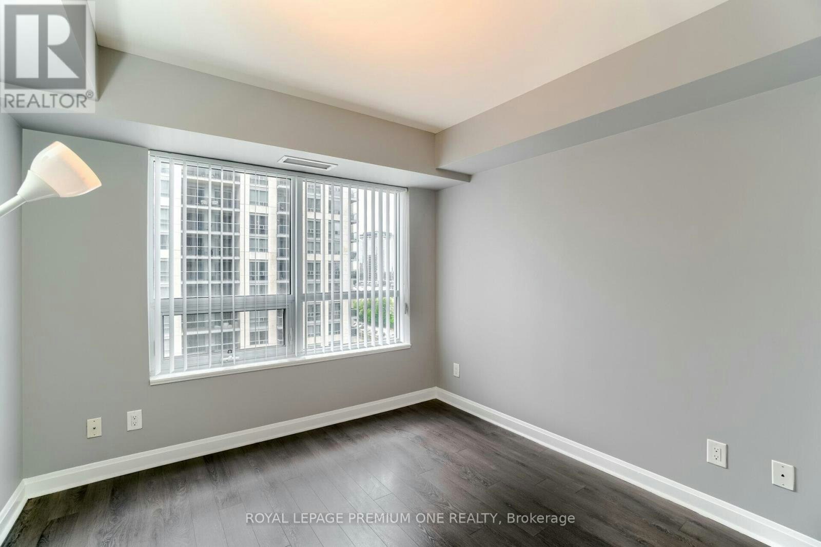 911-1 Michael Power Place, Toronto, ON, M9A 0A1 - 14