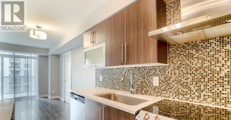 911-1 Michael Power Place, Toronto, ON, M9A 0A1 - 4