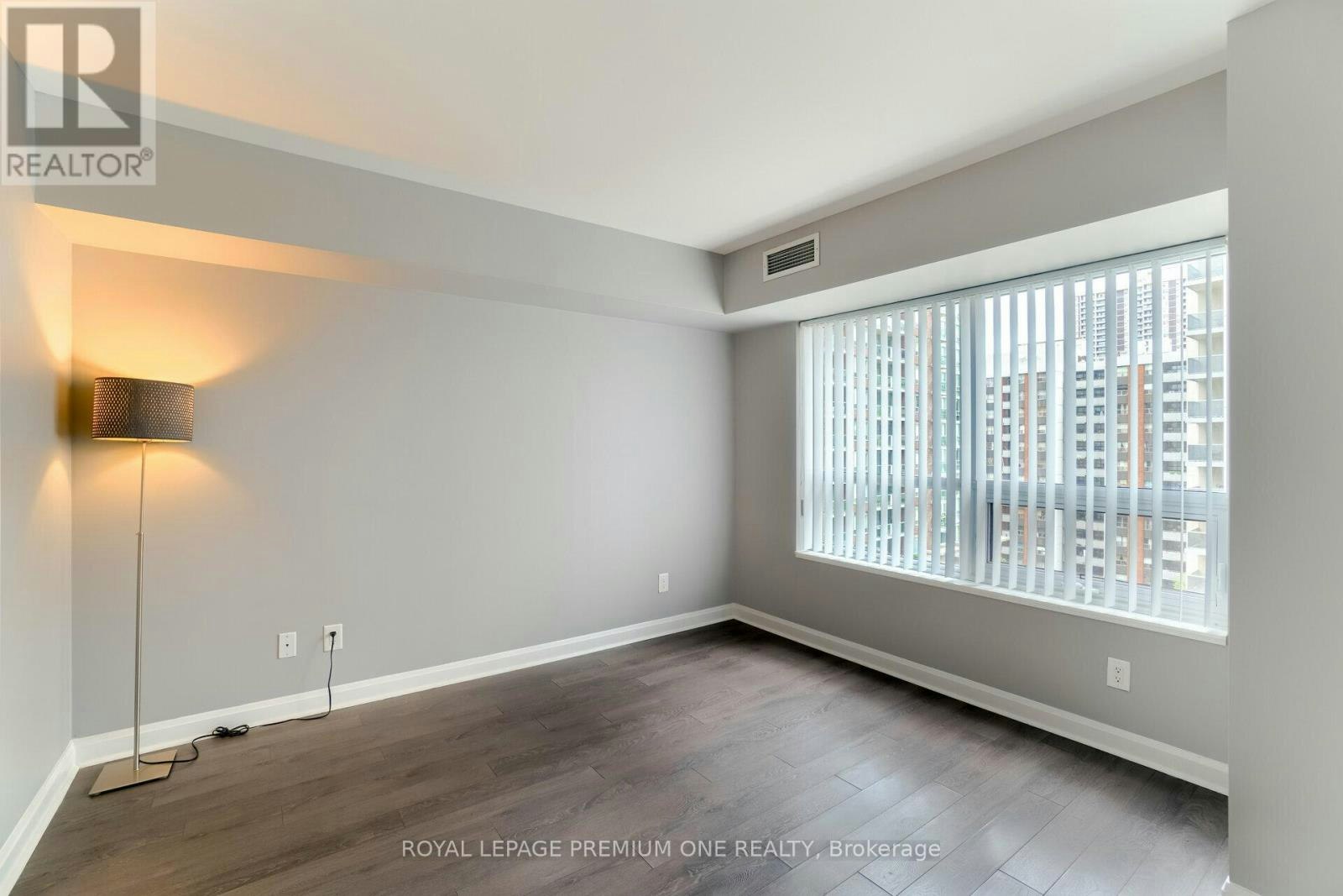 911-1 Michael Power Place, Toronto, ON, M9A 0A1 - 10