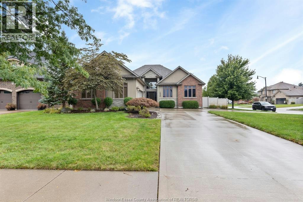 1945 Candlewood, Tecumseh, ON, N9K 1B5