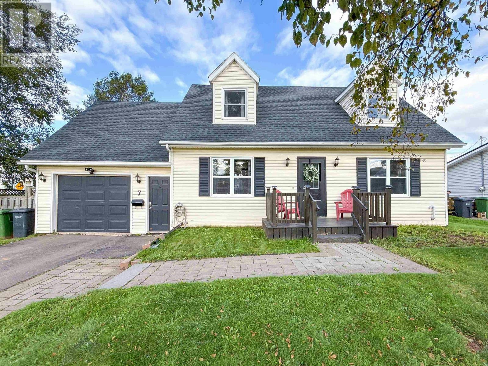 7 Sunrise Court, Charlottetown, PE, C1A 8N8