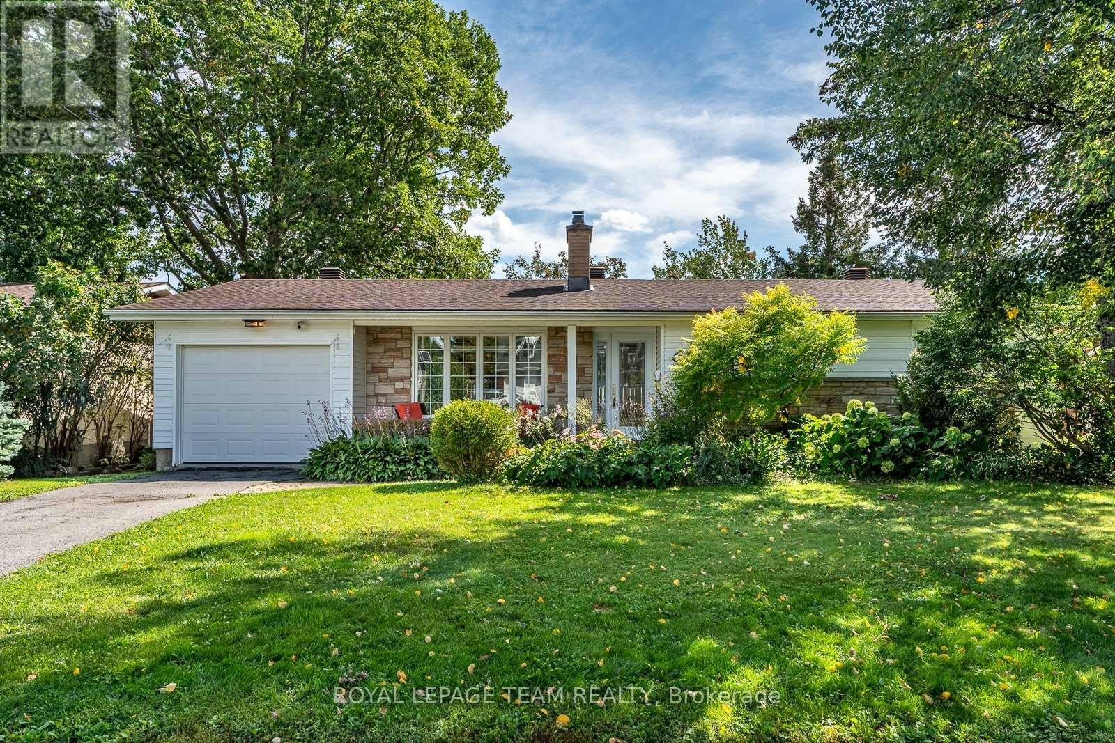 1840 Appleford Street, Ottawa, ON, K1J 6T4