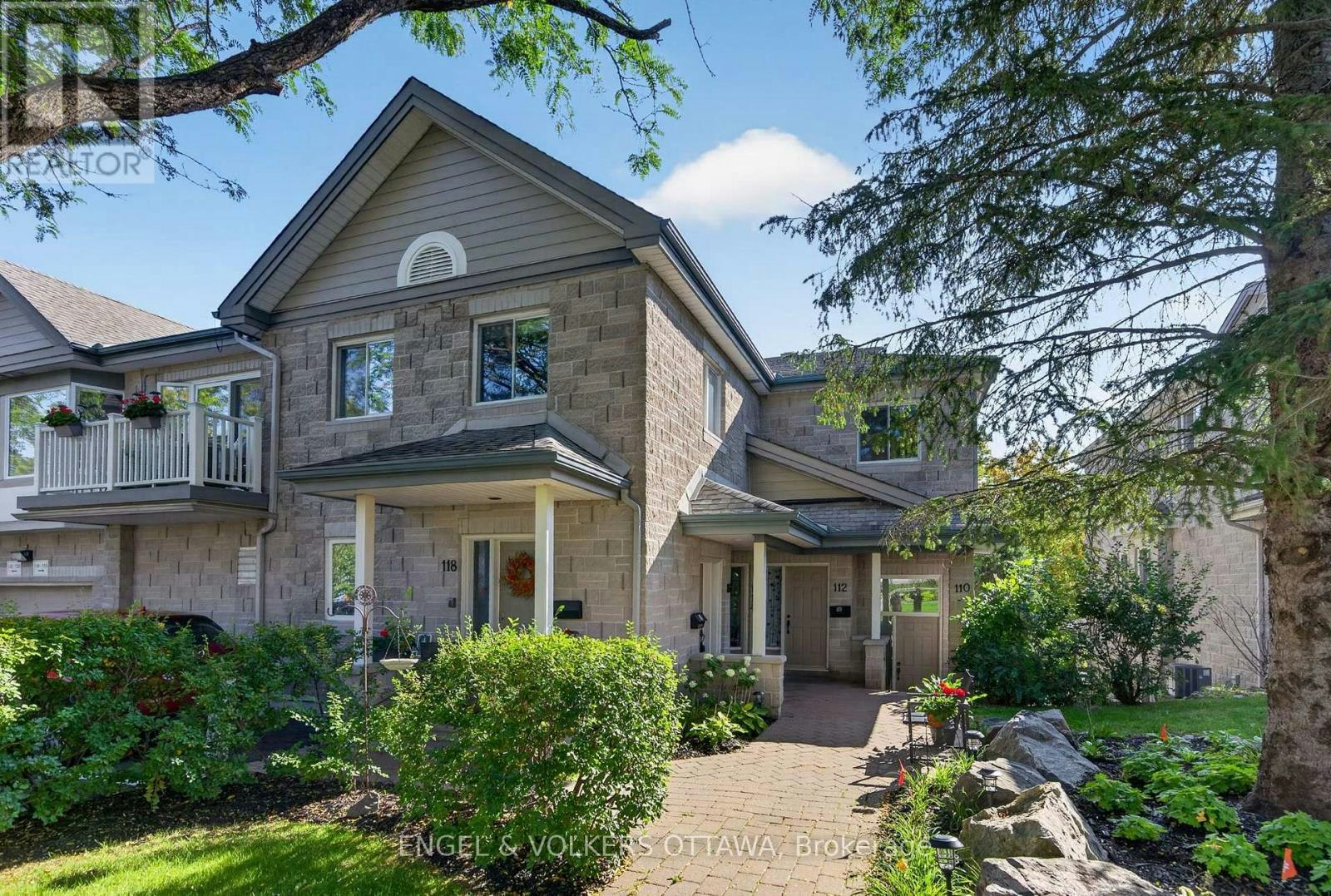 116 Robson Court, Ottawa, ON, K2K 2W1