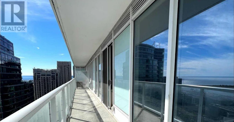 3911-19 Bathurst Street, Toronto, ON, M5V 0N2 - 8