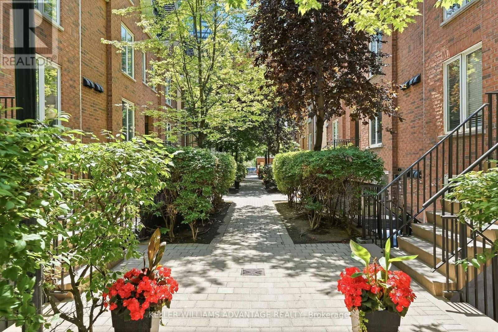 409-29 Canniff Street, Toronto, ON, M6K 3M5