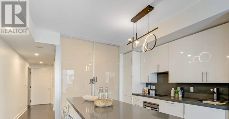719-156 Portland Street, Toronto, ON, M5V 0G1 - 4