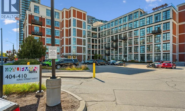 317-404 King Street W