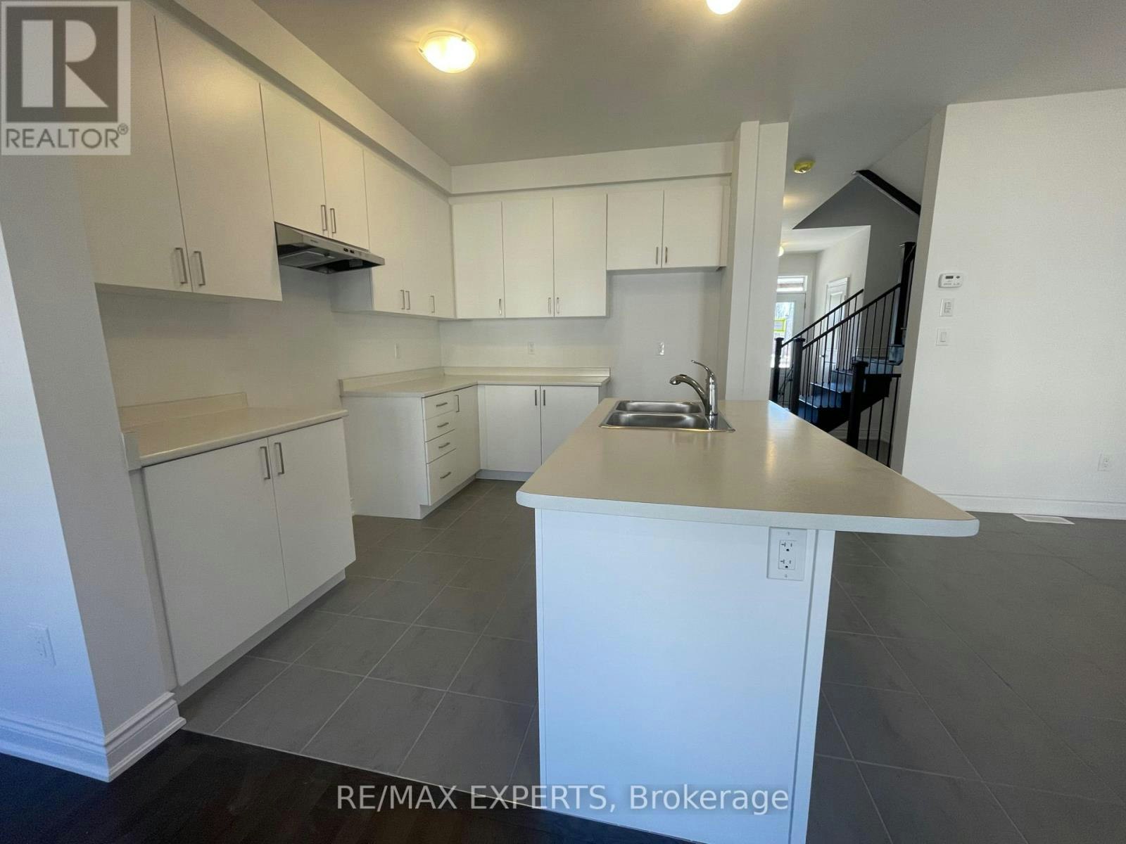 14 Autumn Drive, Wasaga Beach, ON, L9Z 0K7 - 5