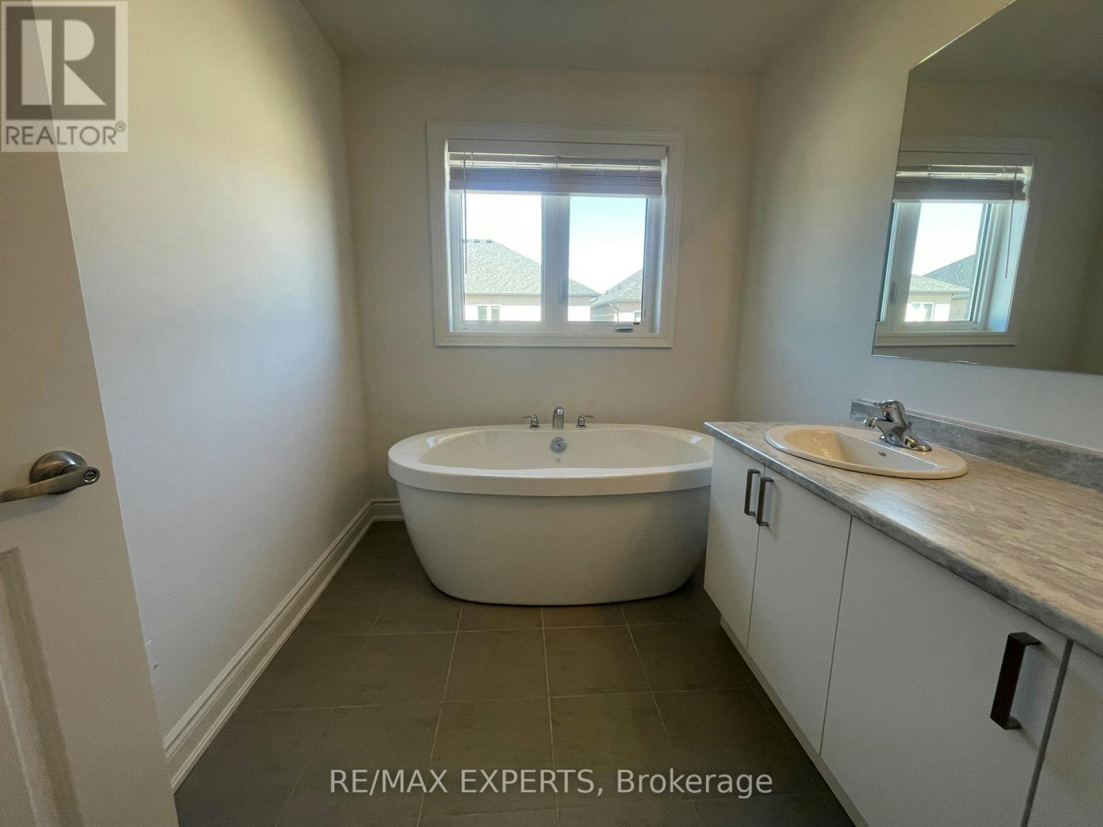 14 Autumn Drive, Wasaga Beach, ON, L9Z 0K7 - 13
