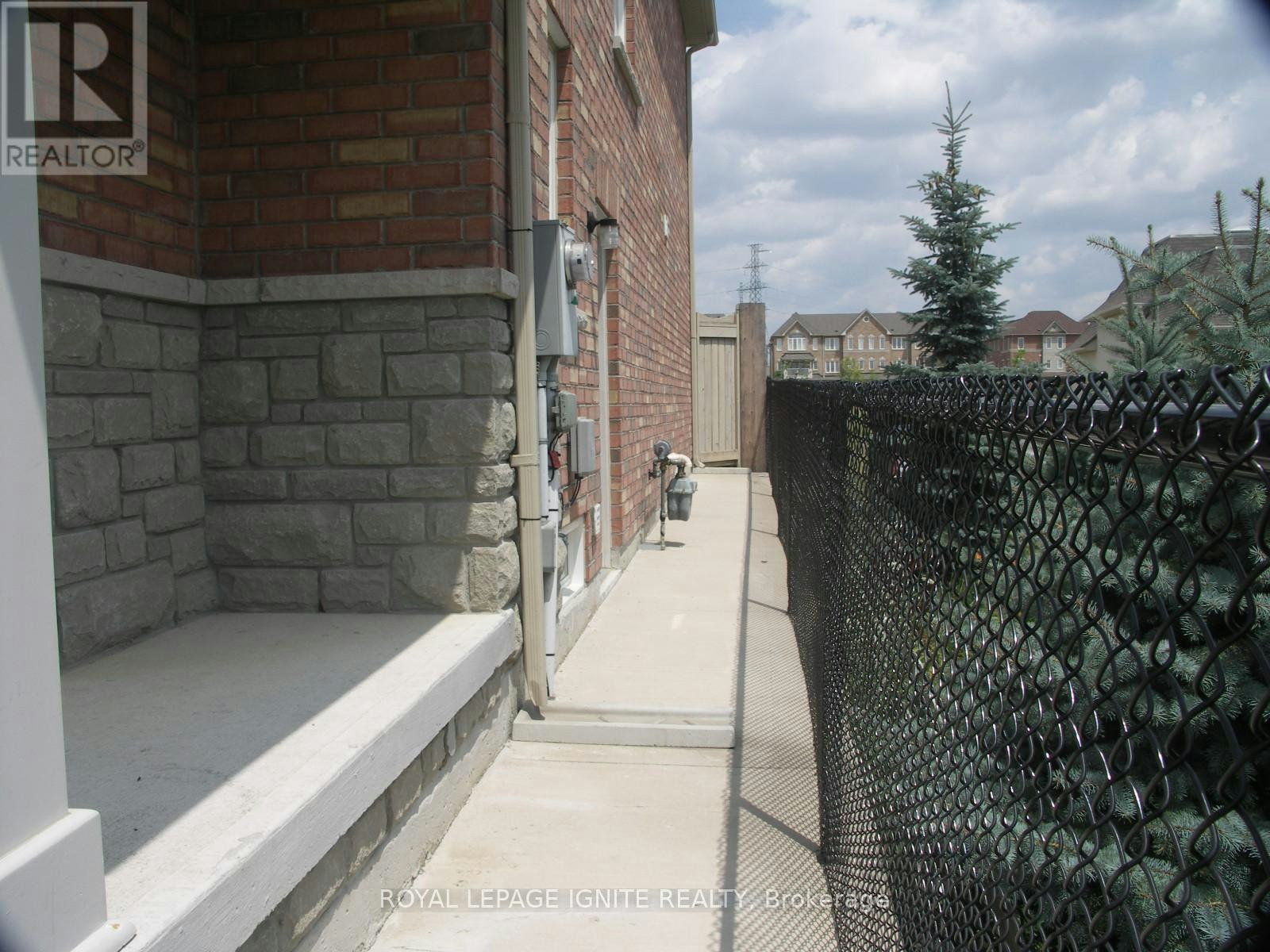 23 Royal Vista Road, Brampton, ON, L6Y 0K8 - 16