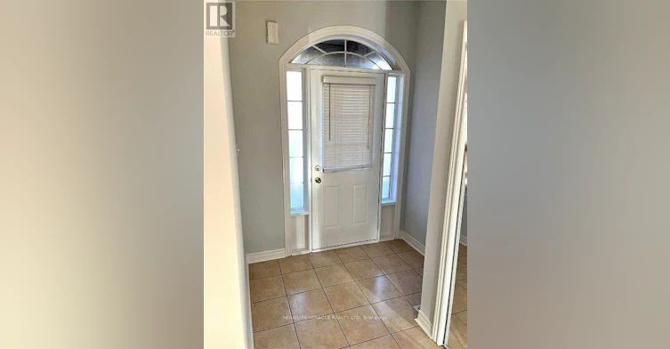 UPPER-4663 Centretown Way, Mississauga, ON, L5R 0E1 - 2