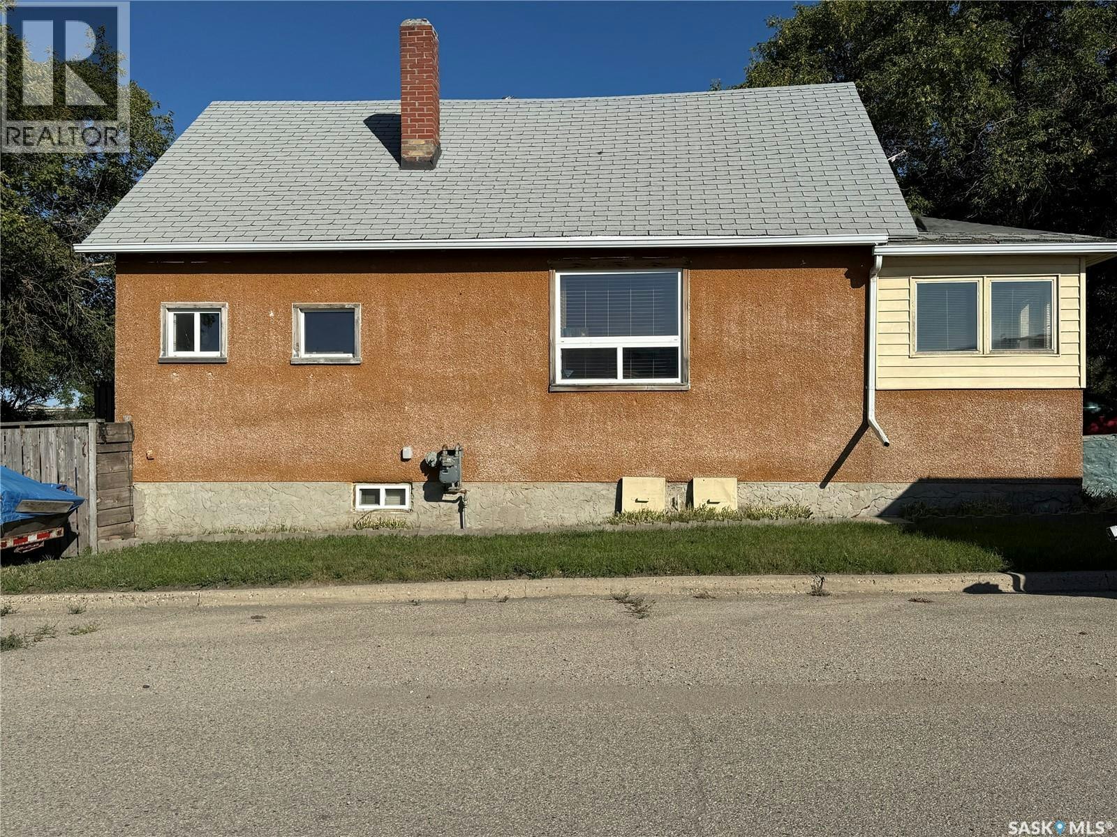 580 Maple Street W, Moose Jaw, SK, S6H 4X1