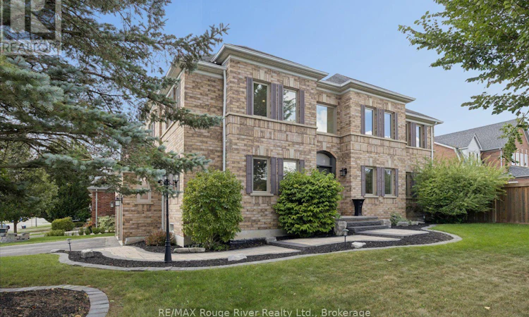 10 Windbreak Crescent