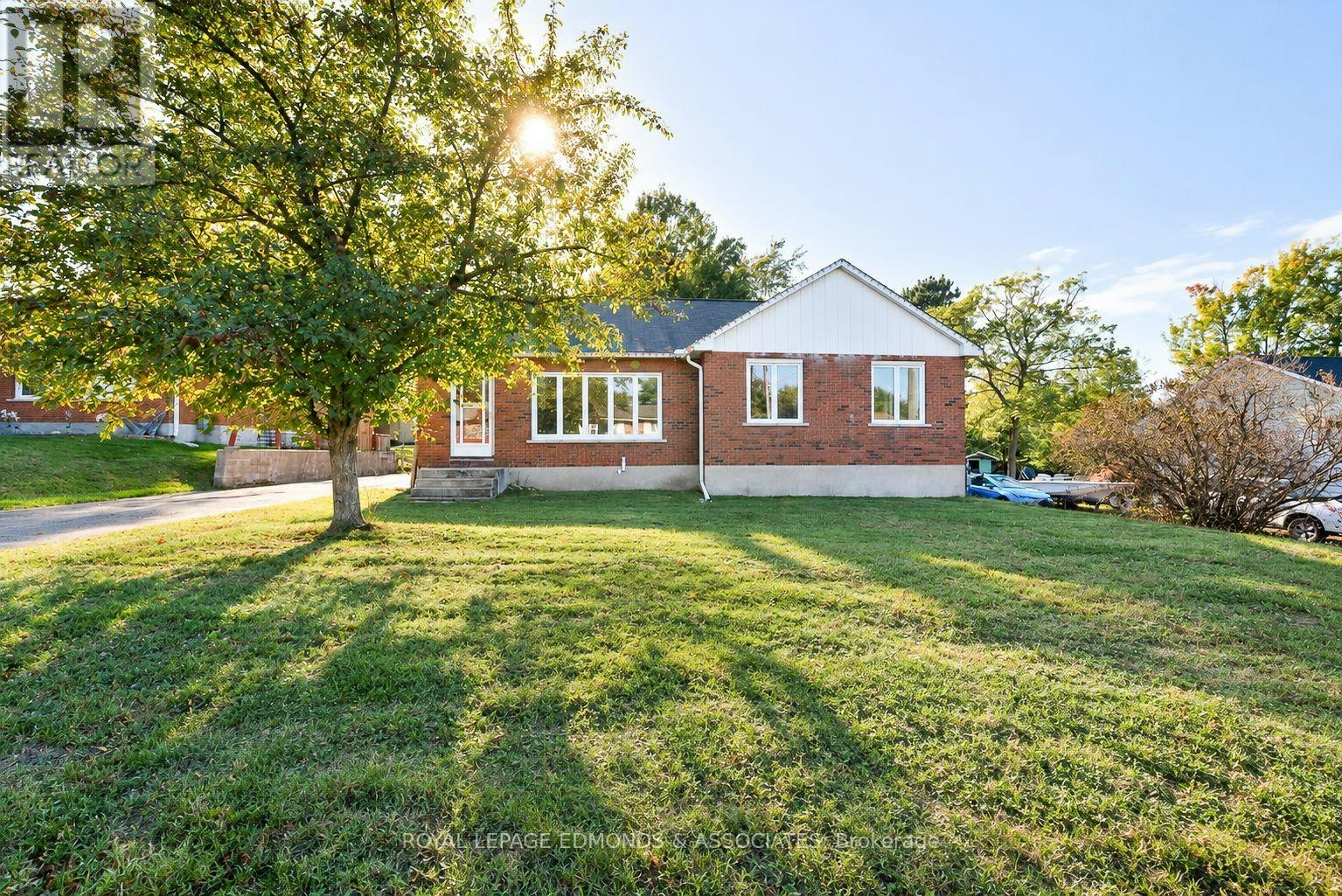 55 Selkirk Street, Petawawa, ON, K8H 1P3