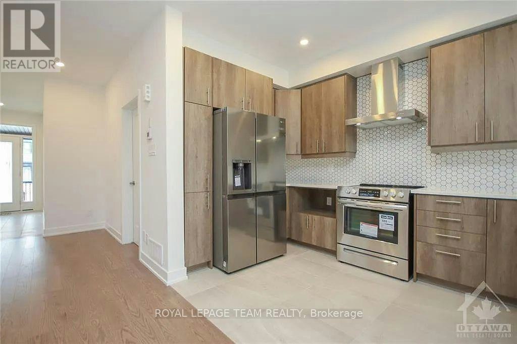 633 Rathburn Lane, Ottawa, ON, K1T 3W7 - 8