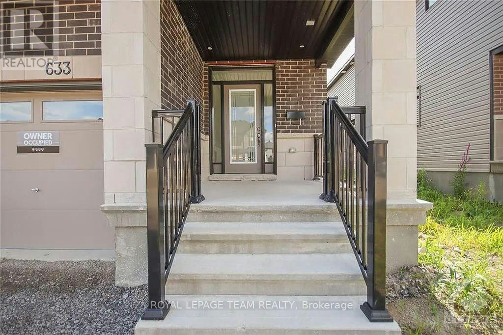 633 Rathburn Lane, Ottawa, ON, K1T 3W7 - 2