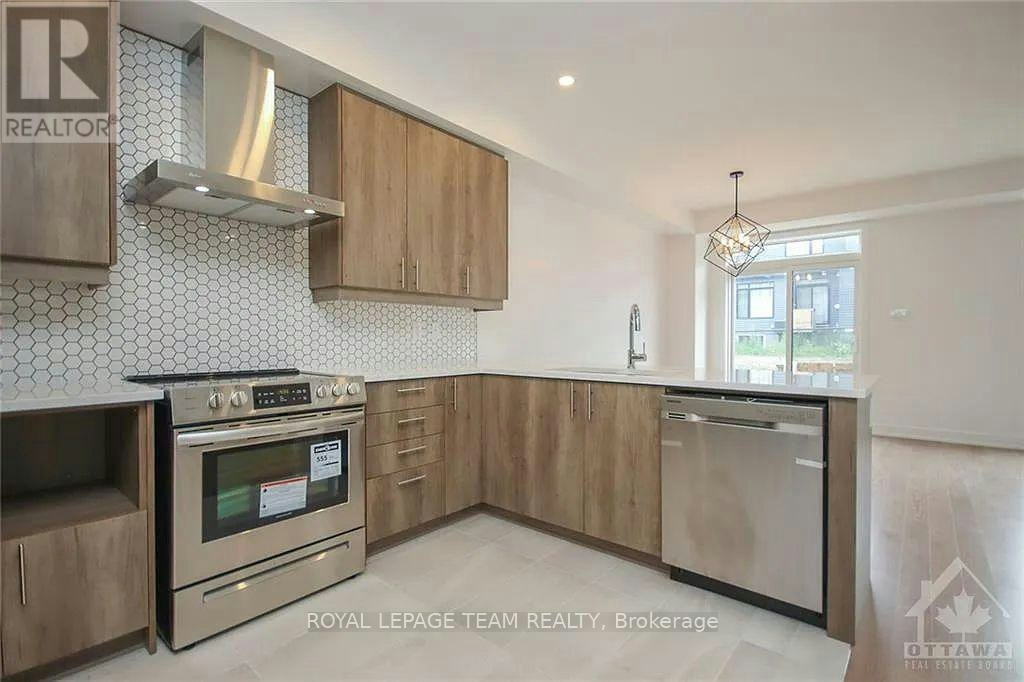 633 Rathburn Lane, Ottawa, ON, K1T 3W7 - 9