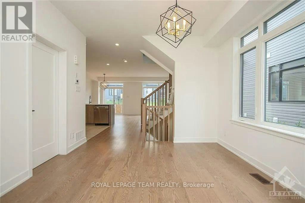 633 Rathburn Lane, Ottawa, ON, K1T 3W7 - 6
