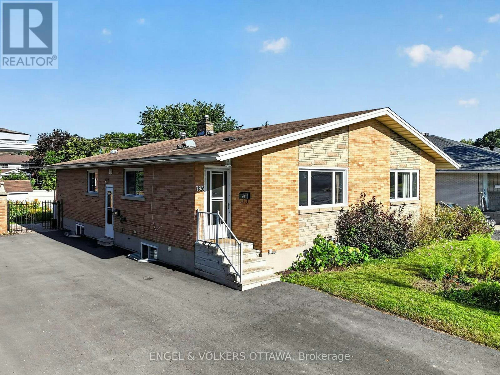 793 Trojan Avenue, Ottawa, ON, K1K 2P6