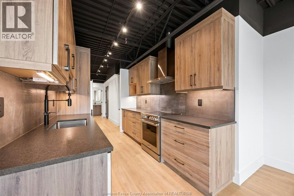 209-3850 Dougall, Windsor, ON, N9G 1X2 - 3