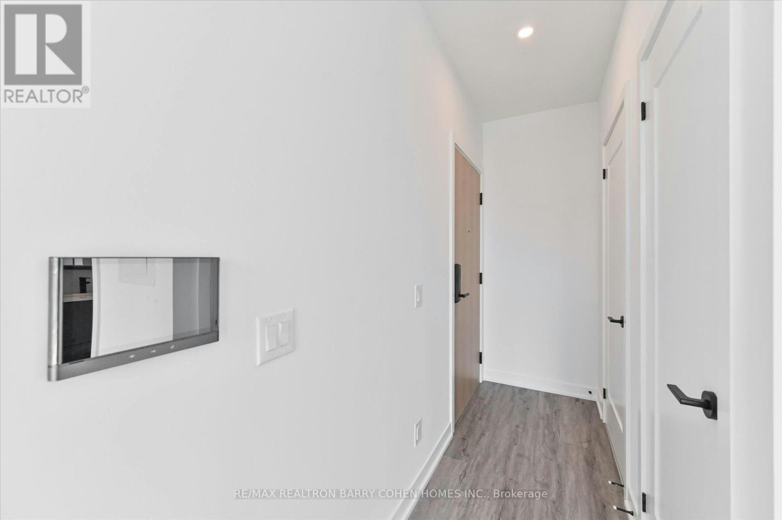 1118-5 Defries Street, Toronto, ON, M5A 0W7 - 3