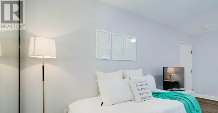 308-214 Wellesley Street, Toronto, ON, M4X 1G2 - 10