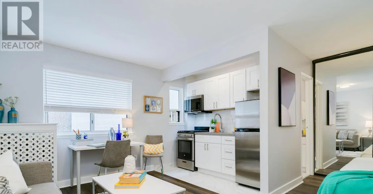 308-214 Wellesley Street, Toronto, ON, M4X 1G2