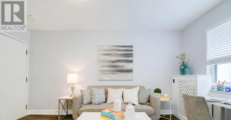 308-214 Wellesley Street, Toronto, ON, M4X 1G2 - 4