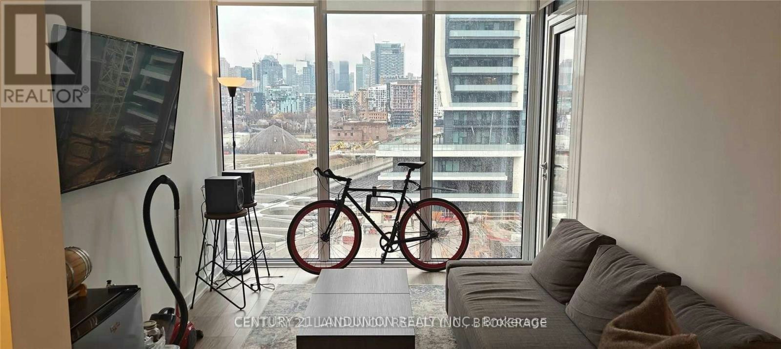 722-19 Western Battery Road, Toronto, ON, M6K 3S4 - 4
