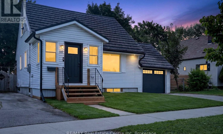 10 Churchill Crescent W