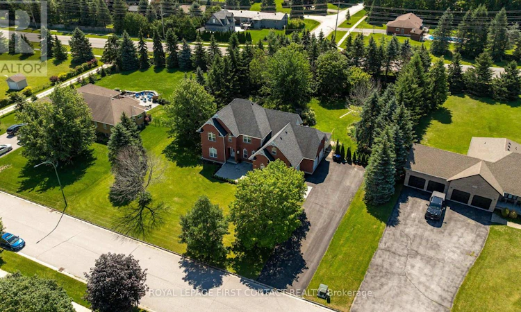 43 Vanderpost Crescent