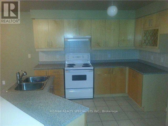 28 Fordwich Boulevard, Brampton, ON, L7A 1S9 - 5