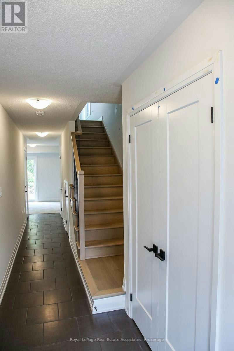 40 Windtree Way, Halton Hills, ON, L7G 0P6 - 2