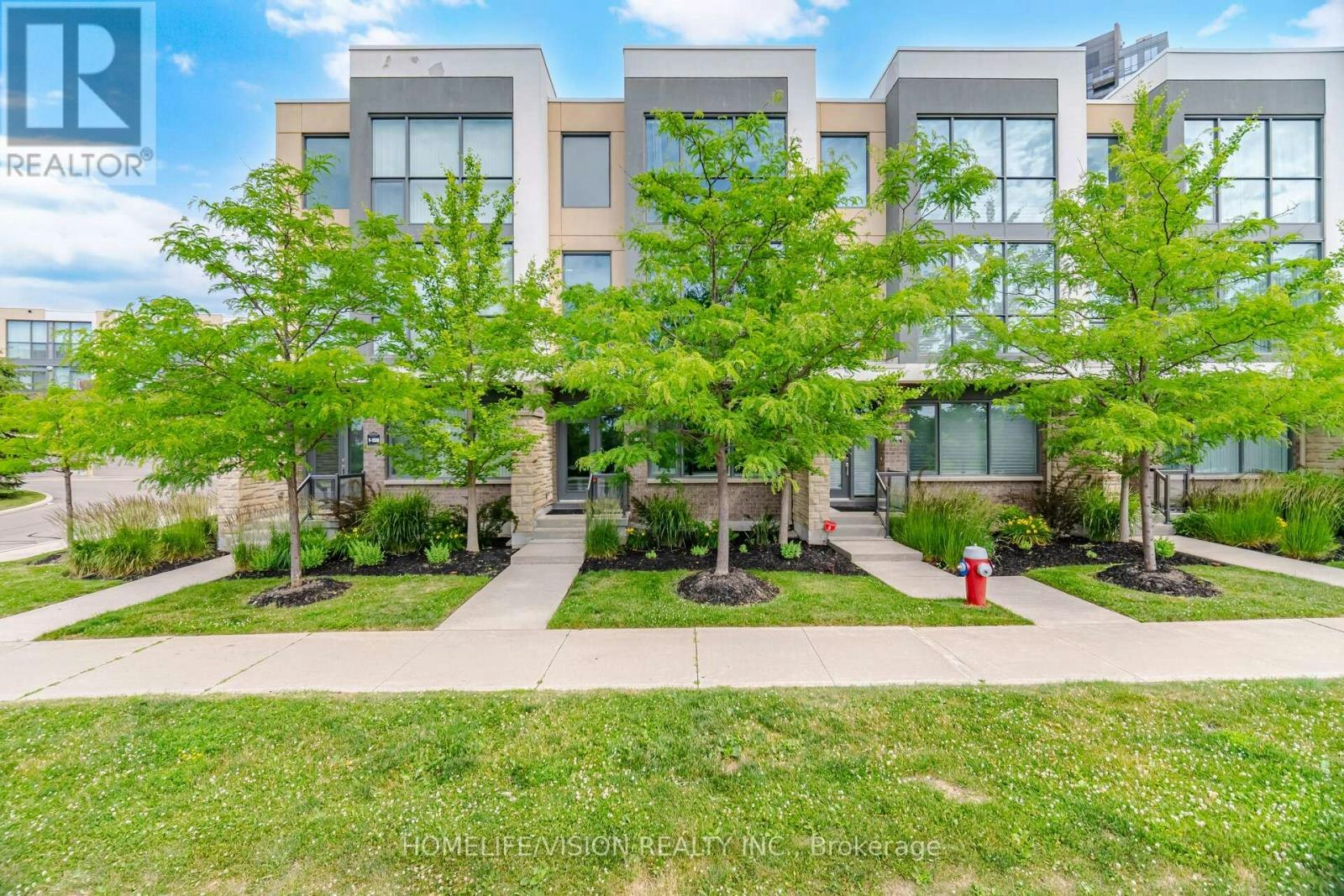 2-150 Little Creek Road, Mississauga, ON, L5R 0E9