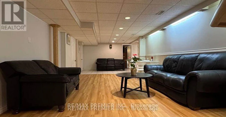 3551 Burningelm Crescent, Mississauga, ON, L4Y 3L2