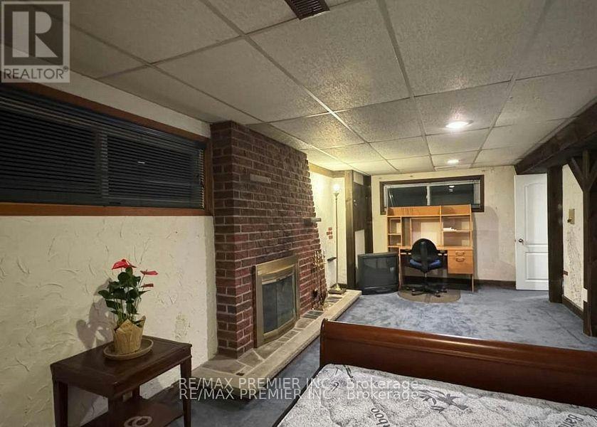 3551 Burningelm Crescent, Mississauga, ON, L4Y 3L2 - 4