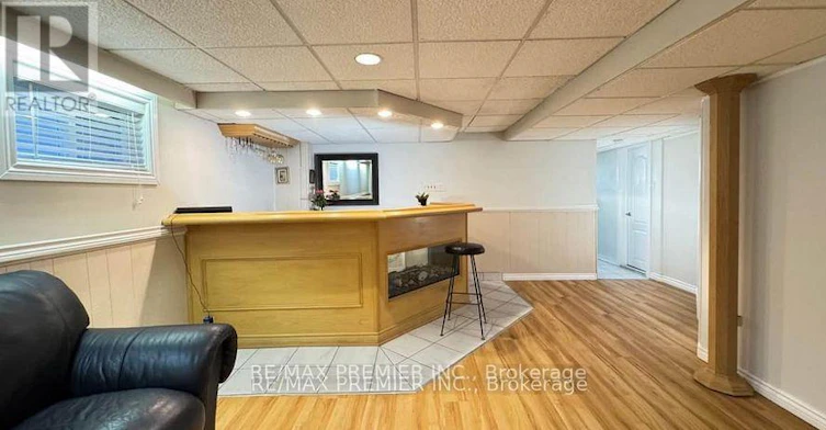 3551 Burningelm Crescent, Mississauga, ON, L4Y 3L2 - 2