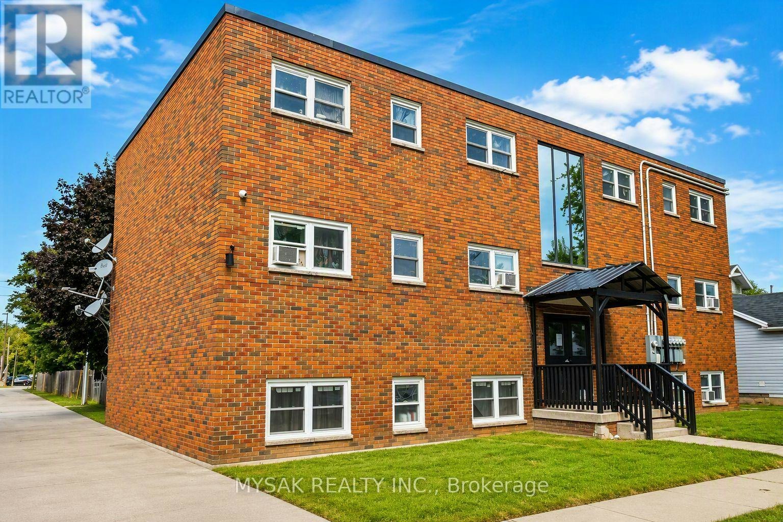 106 Lorne Avenue, Chatham-Kent, ON, N7M 1S1
