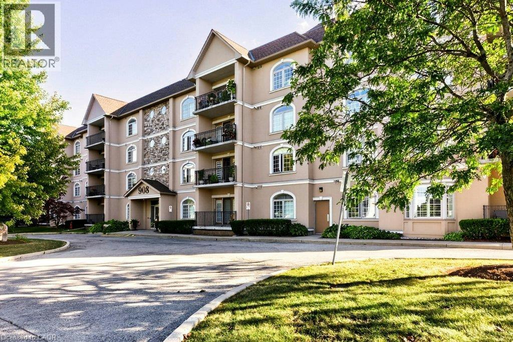 305-908 Mohawk Road E, Hamilton, ON, L8T 2R8