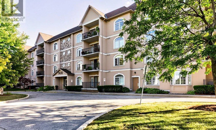 305-908 Mohawk Road E