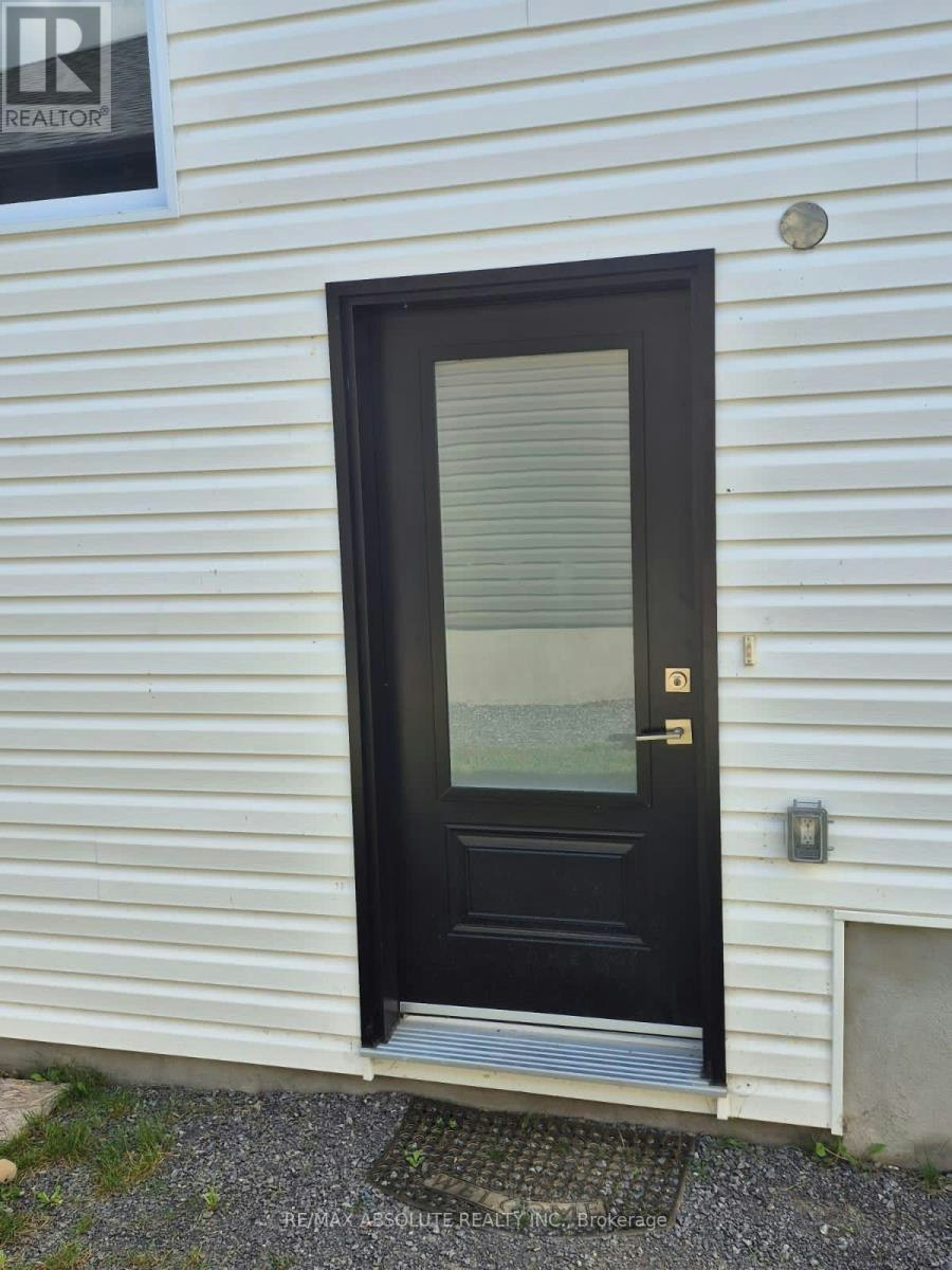 B-21 Machabee Street, Limoges, ON, K0A 3C0 - 2